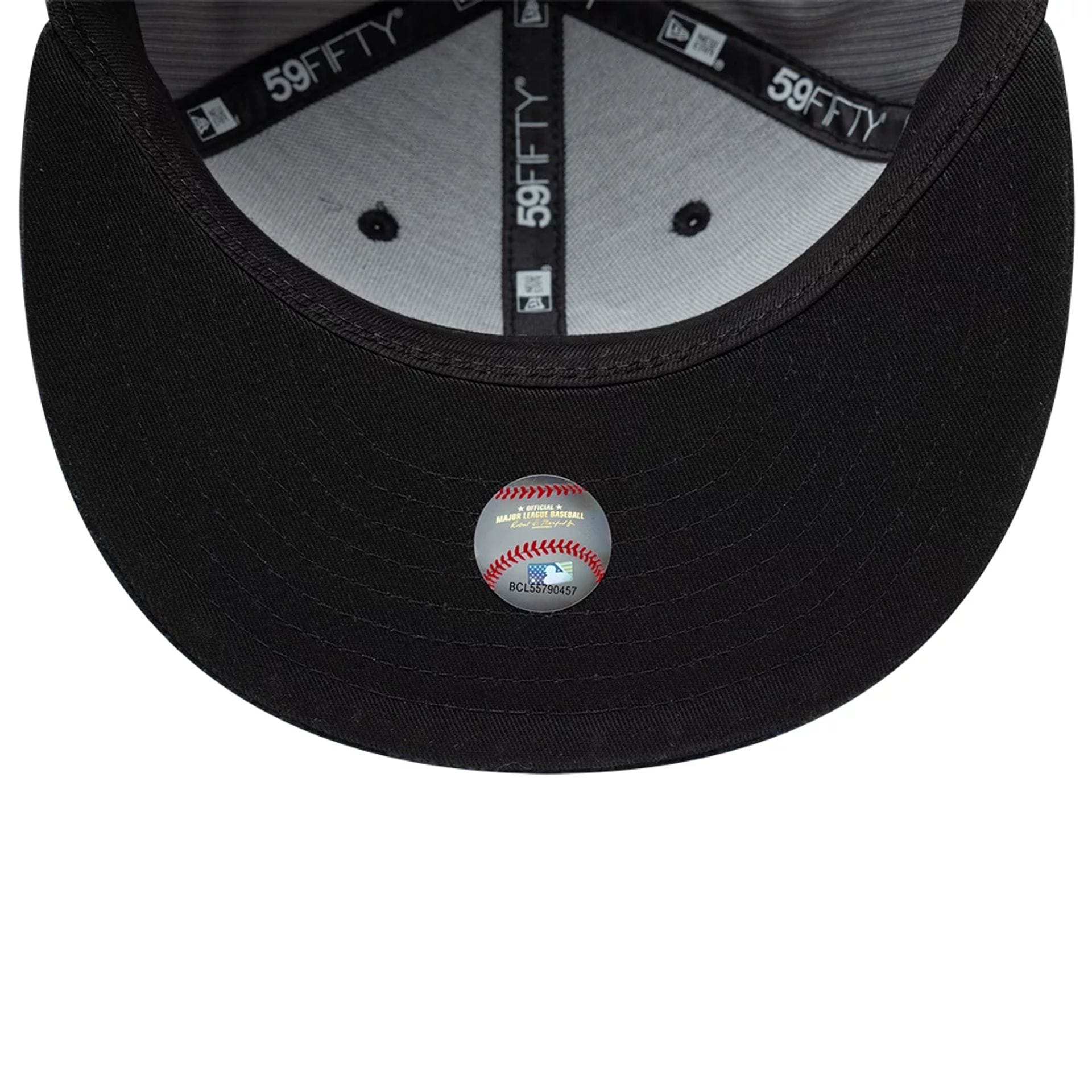 Pictured is this MLB Cord Chicago White Sox Downflap 59FIFTY Fitted cap in black. 9