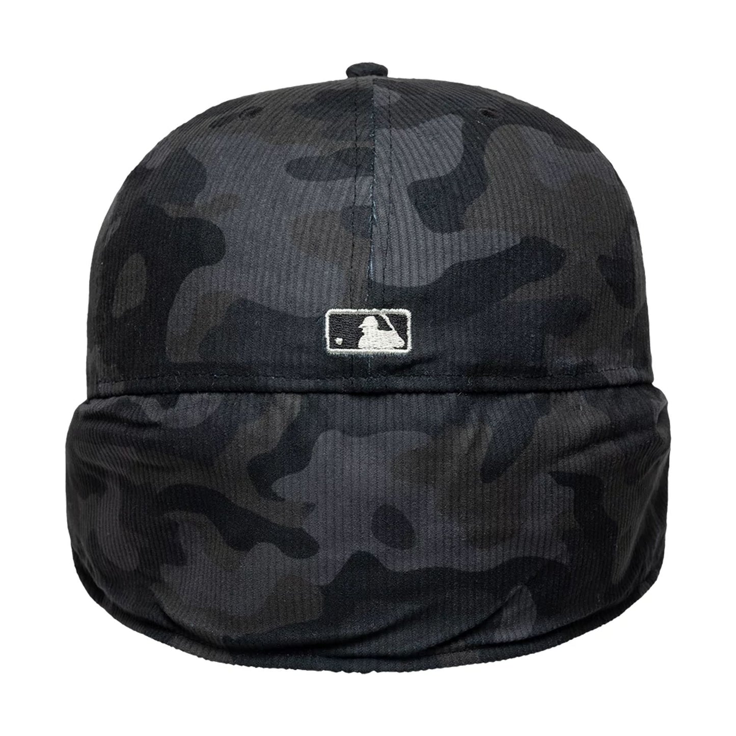 Pictured is this MLB Cord Chicago White Sox Downflap 59FIFTY Fitted cap in black. 8