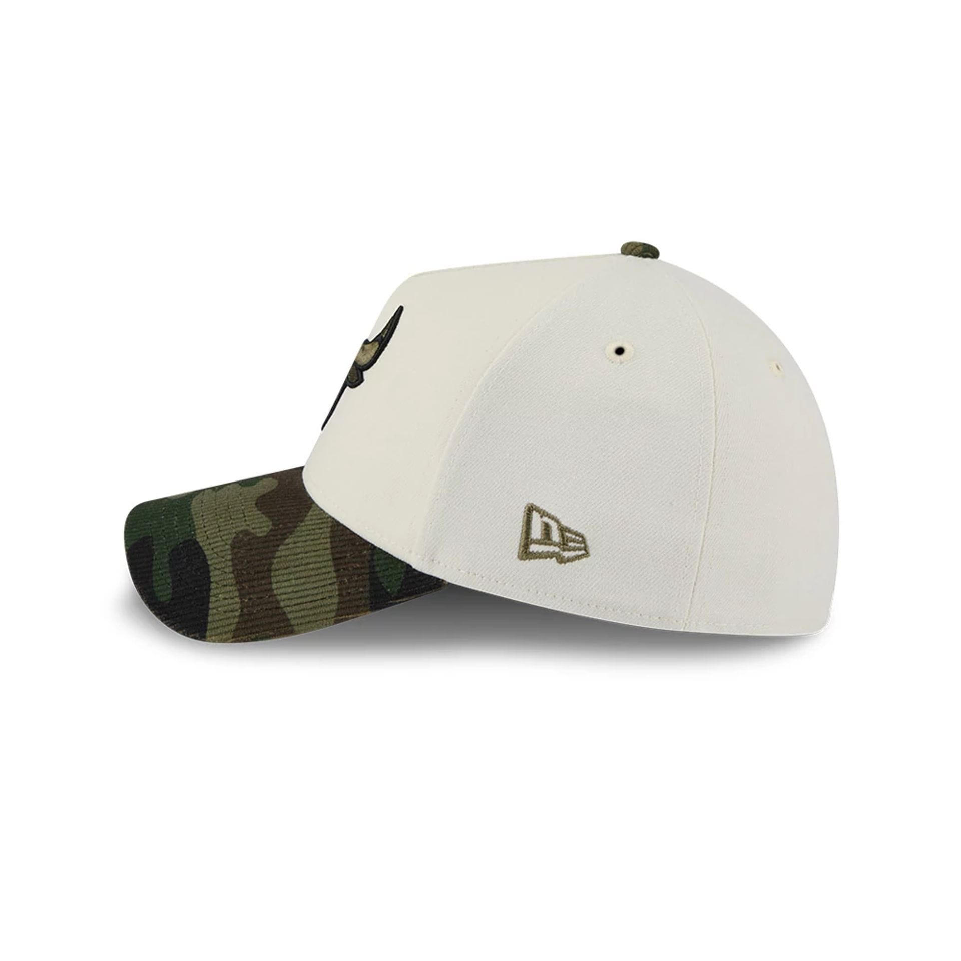 Pictured is this NBA Chicago Bulls 39THIRTY A-Frame Stretch Fit cap in Cream 5
