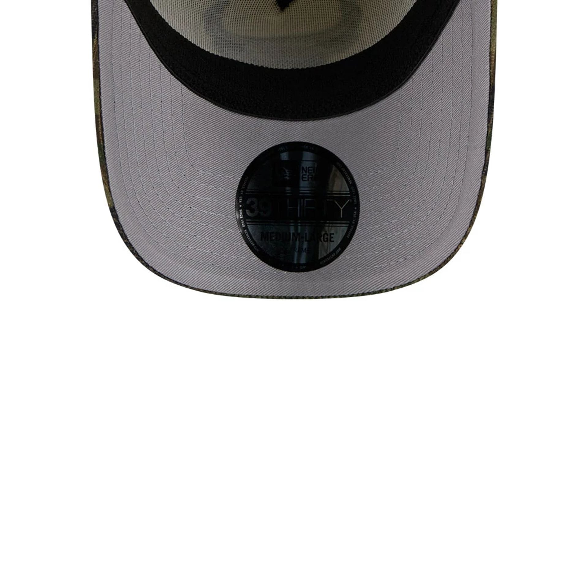 Pictured is this NBA Chicago Bulls 39THIRTY A-Frame Stretch Fit cap in Cream 2