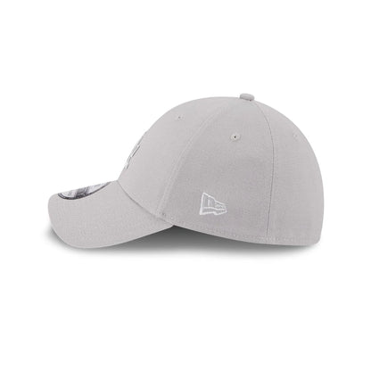 Pictured is this MLB Metallic LA Dodgers 39THIRTY Stretch Fit cap in grey. 5