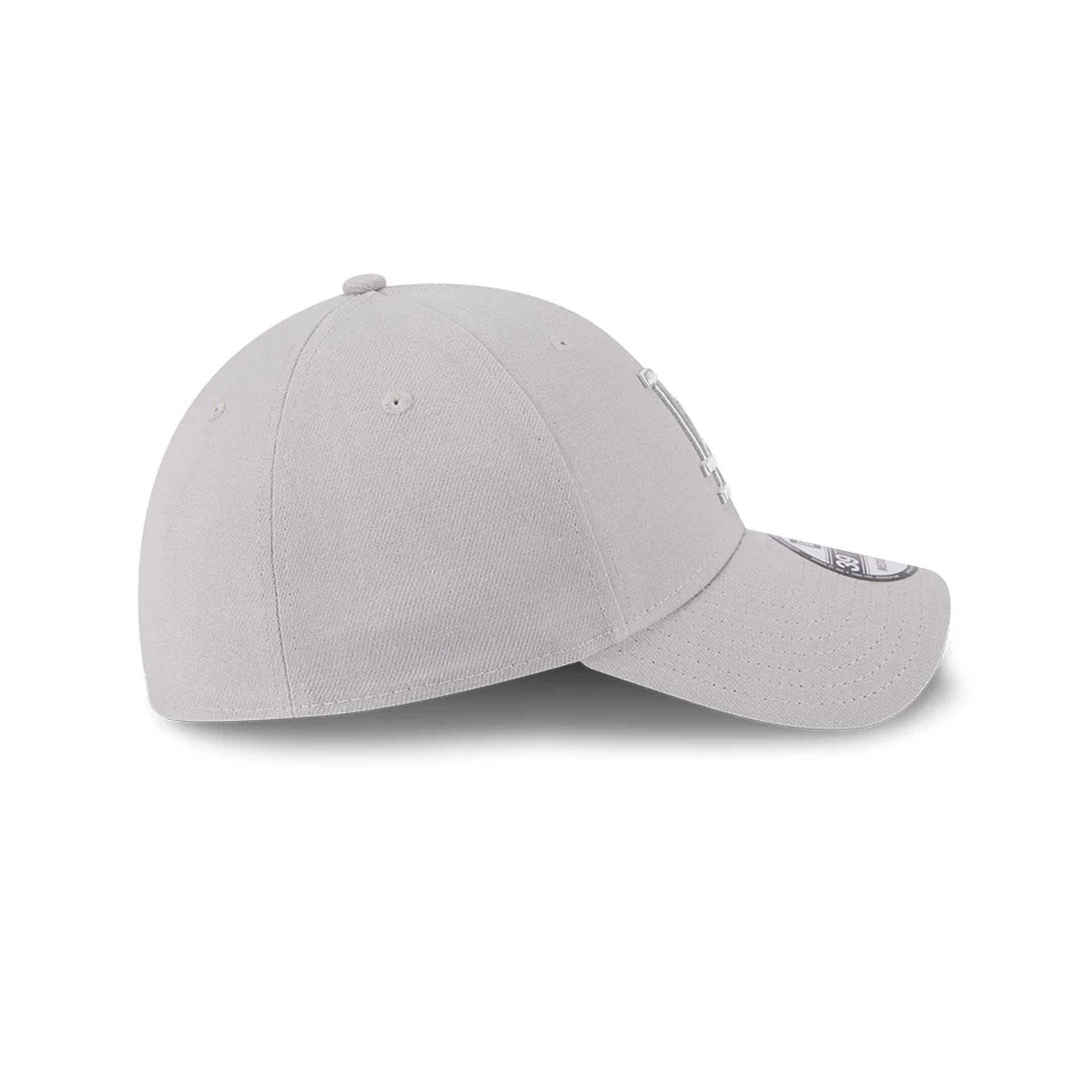 Pictured is this MLB Metallic LA Dodgers 39THIRTY Stretch Fit cap in grey. 6