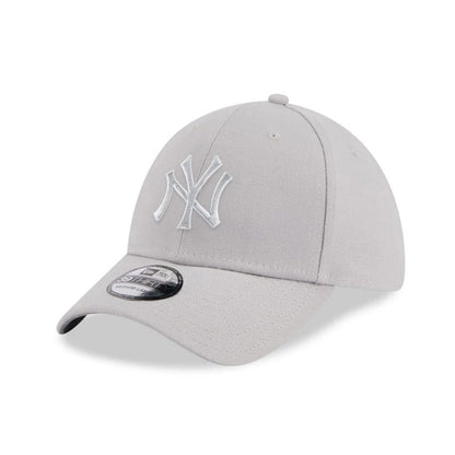 Pictured is this MLB Metallic New York Yankees 39THIRTY Stretch Fit cap in grey. 1
