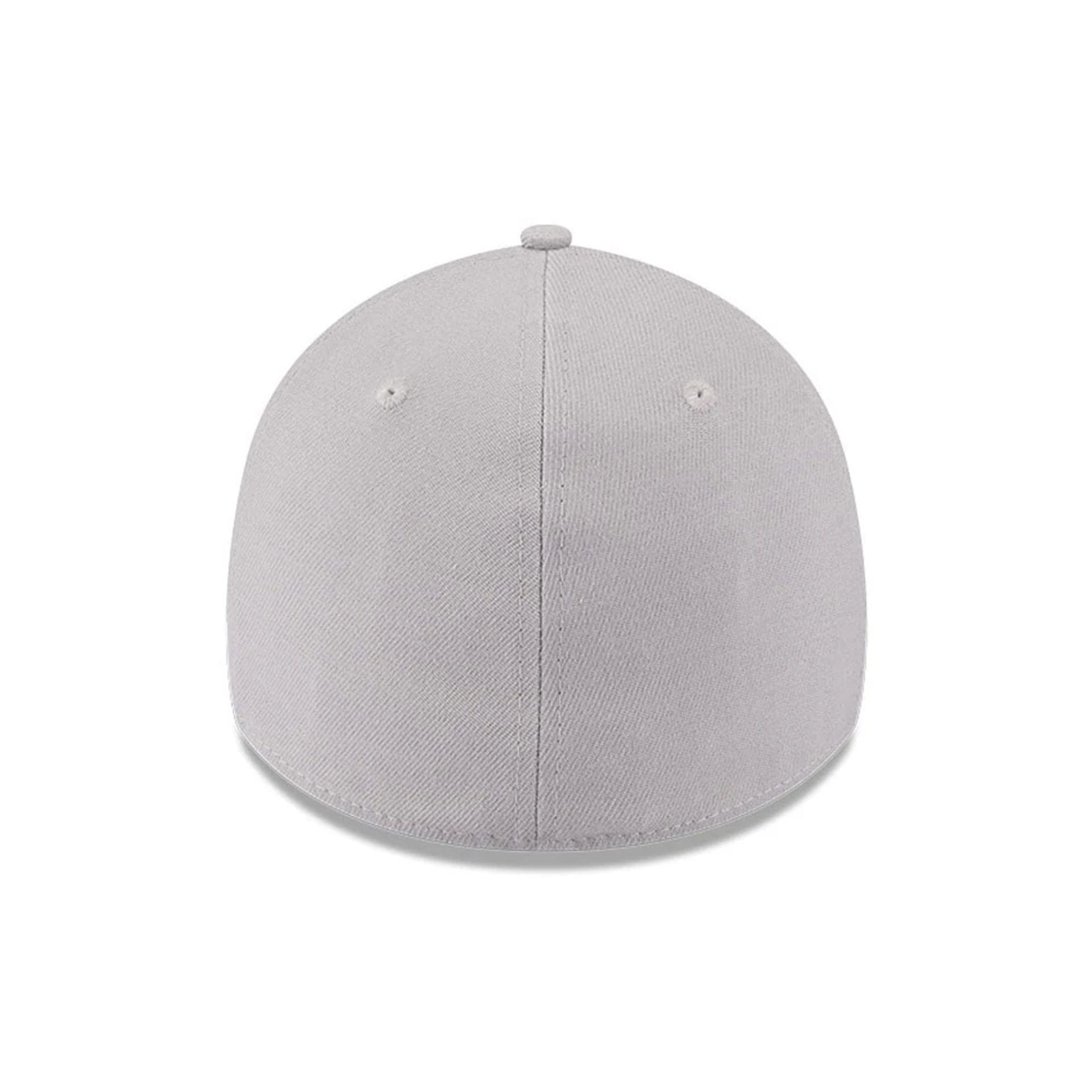 Pictured is this MLB Metallic New York Yankees 39THIRTY Stretch Fit cap in grey. 4