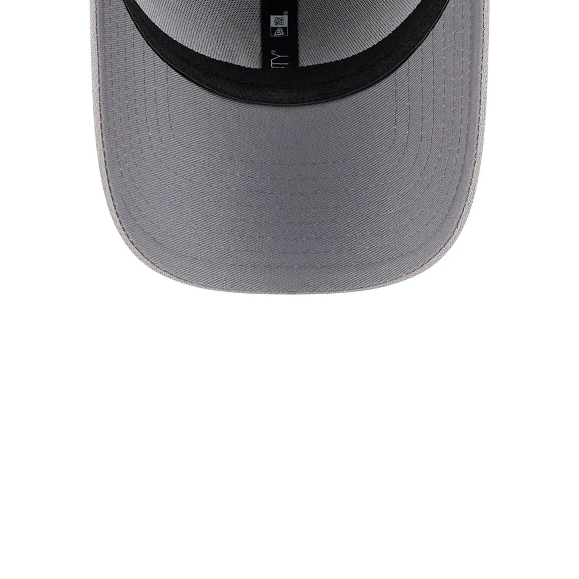 Pictured is this MLB Metallic New York Yankees 39THIRTY Stretch Fit cap in grey. 7