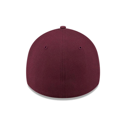 Pictured is this NBA Frosted Rust Chicago Bulls 39THIRTY Stretch Fit cap in dark red. 7