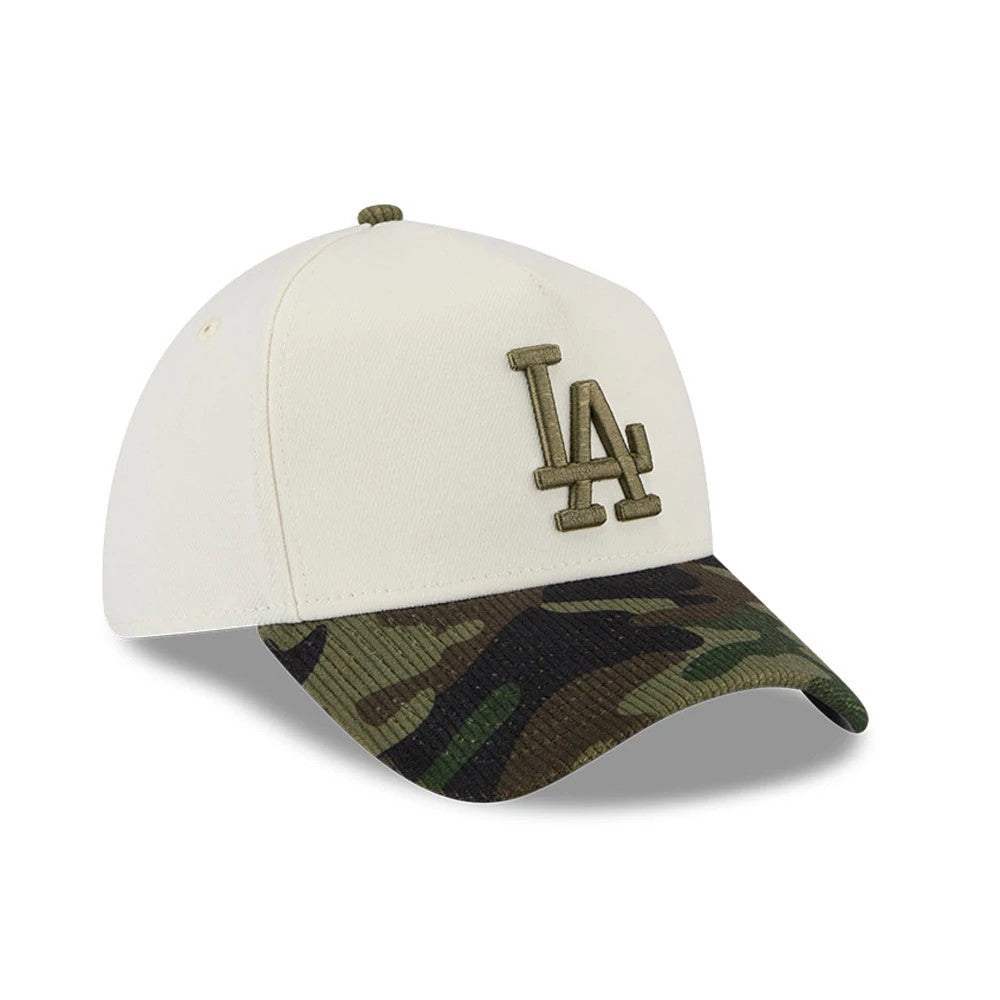 Pictured is this MLB Camo Visor LA Dodgers 39THIRTY A-Frame Stretch Fit cap in Cream. 4