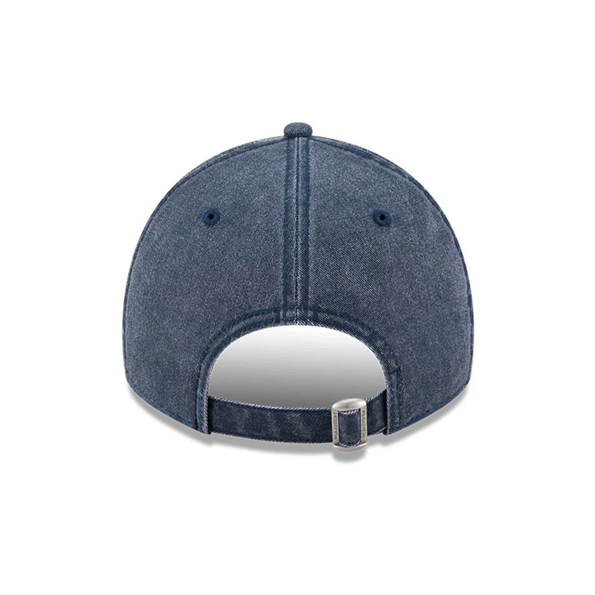 Pictured is this MLB Overwash New York Yankees 9TWENTY cap in dark blue. 4