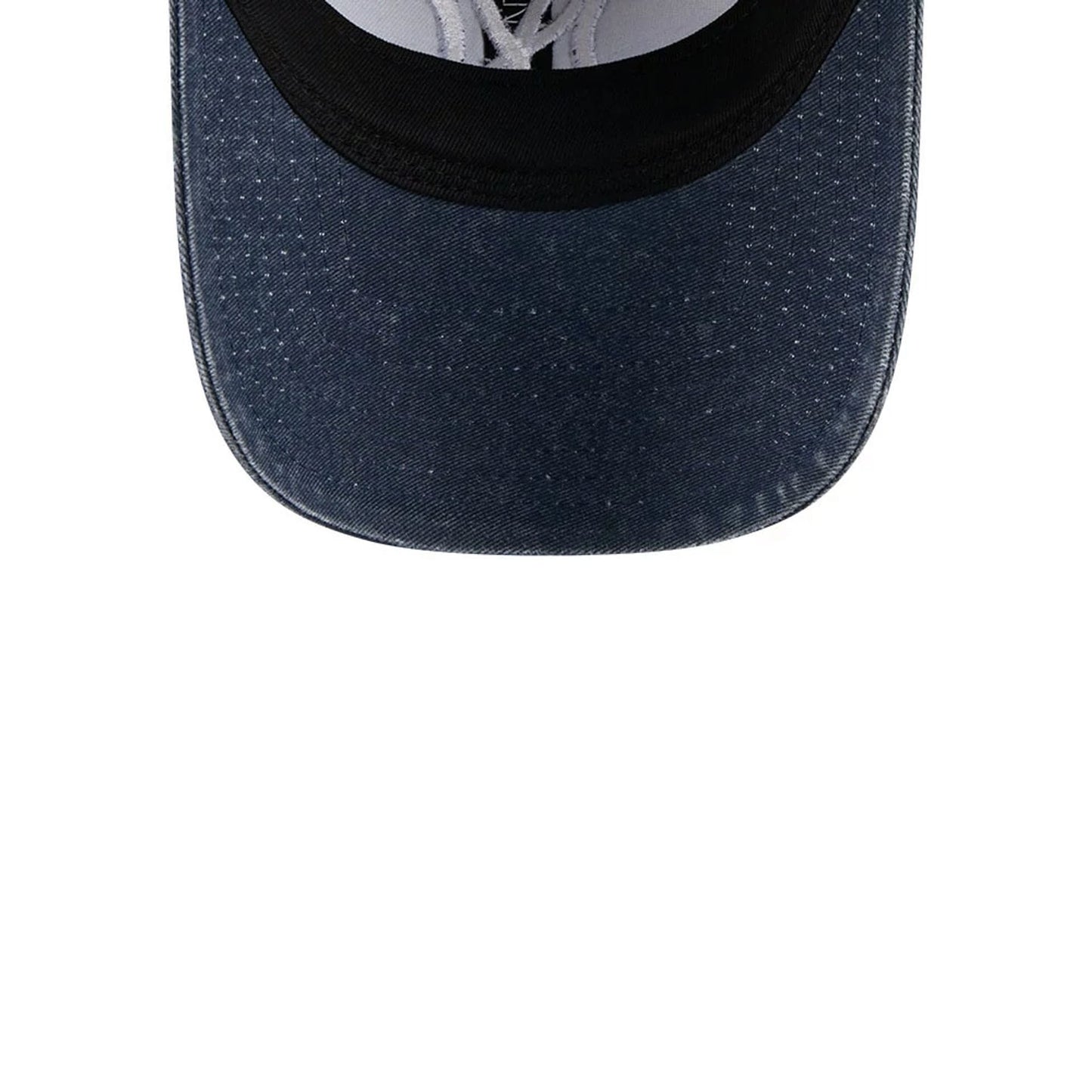 Pictured is this MLB Overwash New York Yankees 9TWENTY cap in dark blue. 5