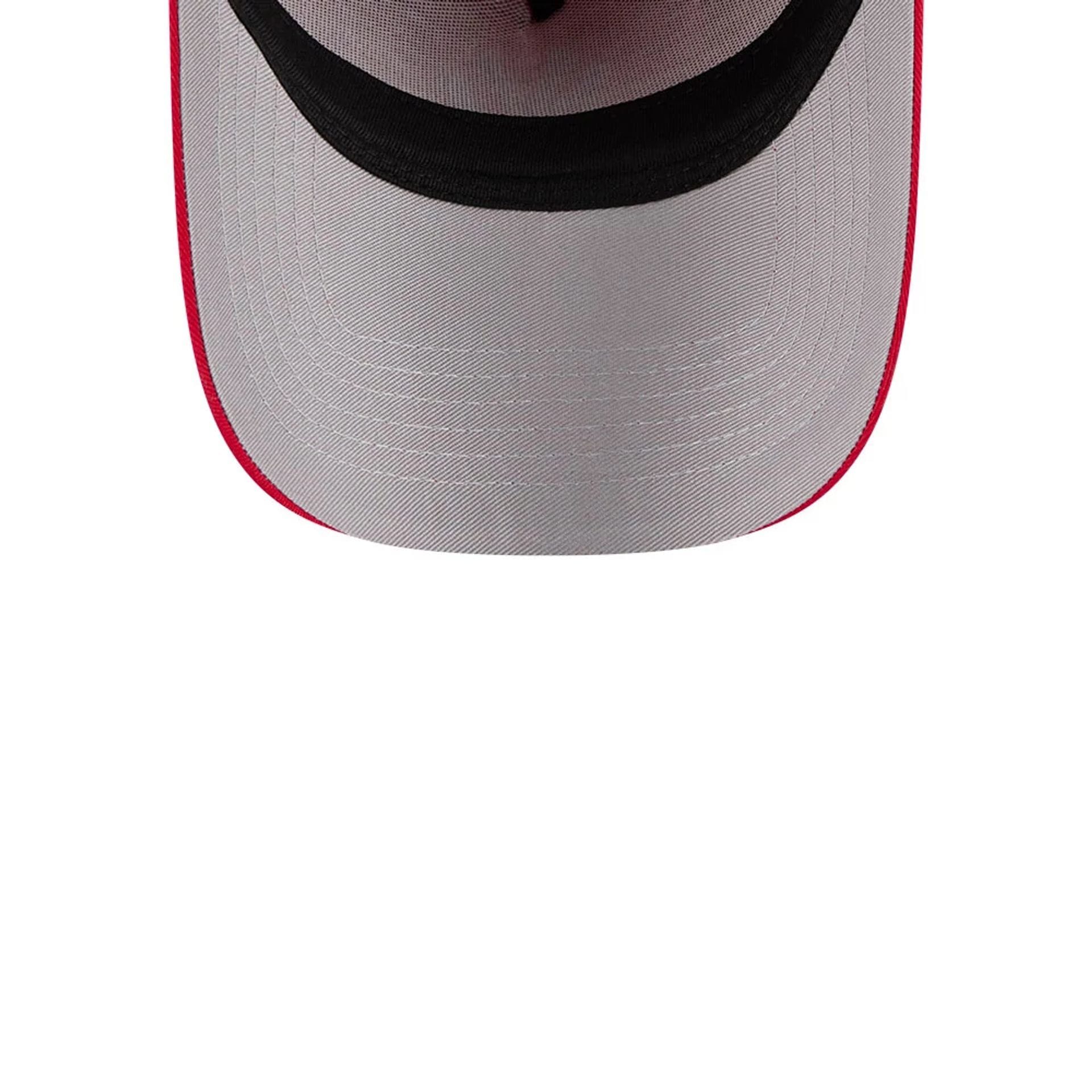 Pictured is this MLB Barb Visor New York Yankees 9FORTY A-Frame cap in red. 2