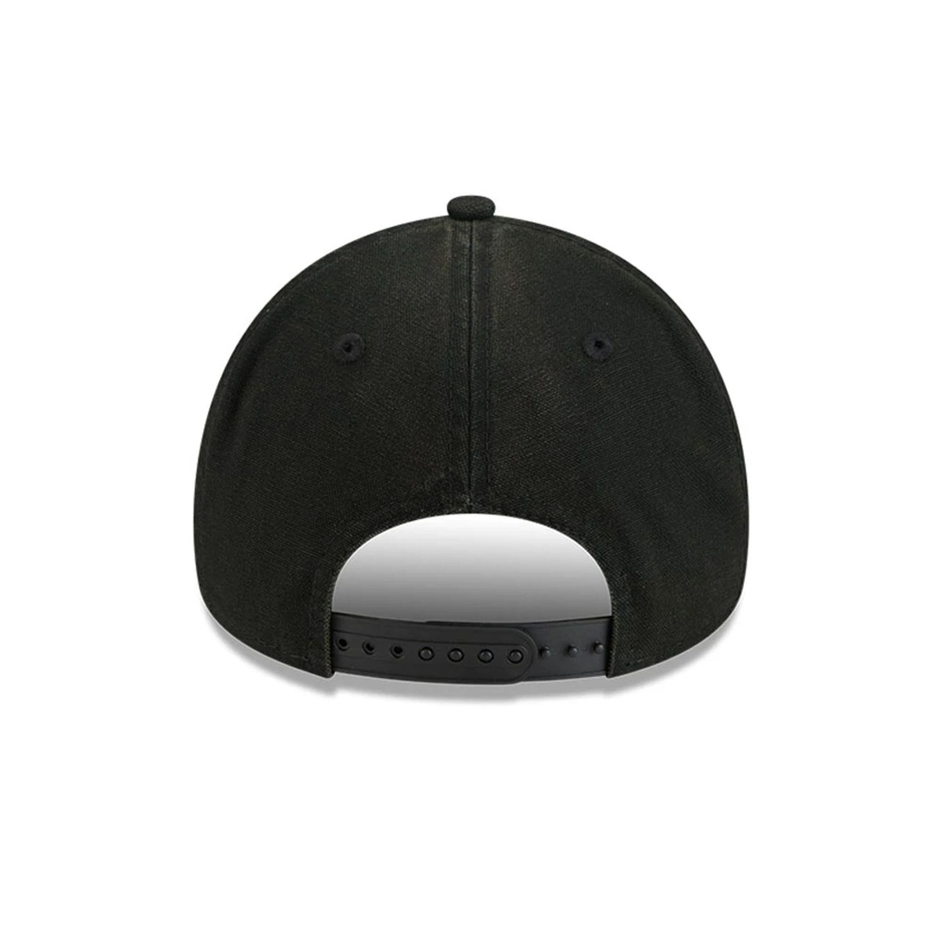 Pictured is this MLB Washed Canvas Boston Red Sox 9FORTY A-Frame cap in black. 4