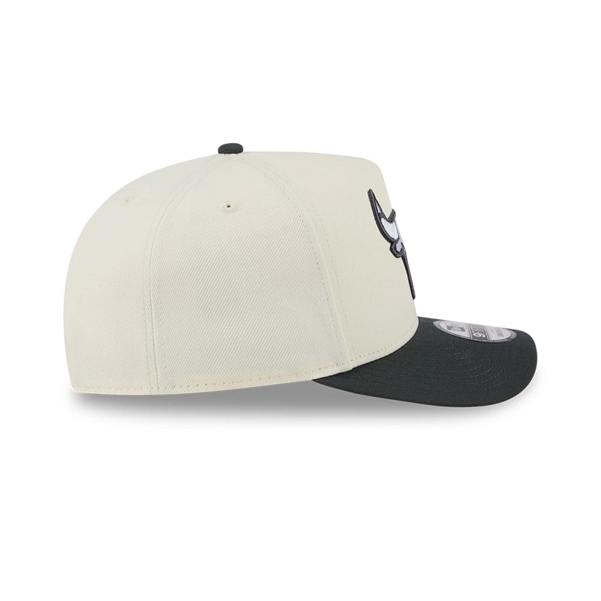 Pictured is this NBA Chrome Chicago Bulls 9FIFTY A-Frame Snapback cap in cream. 6
