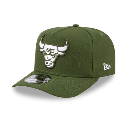 Pictured is this NBA Rifle Green Chicago Bulls 9FIFTY A-Frame Snapback cap in dark green. 1