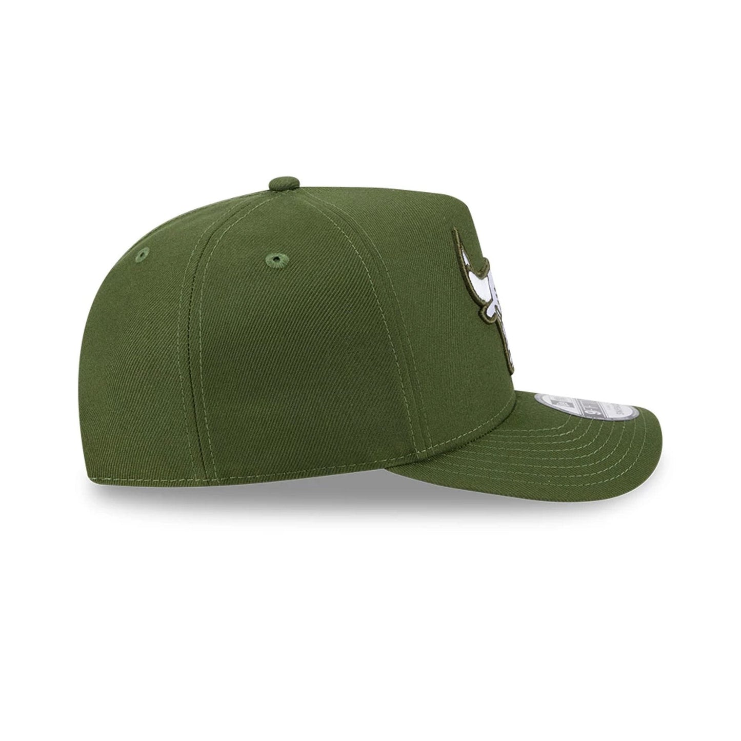 Pictured is this NBA Rifle Green Chicago Bulls 9FIFTY A-Frame Snapback cap in dark green. 6