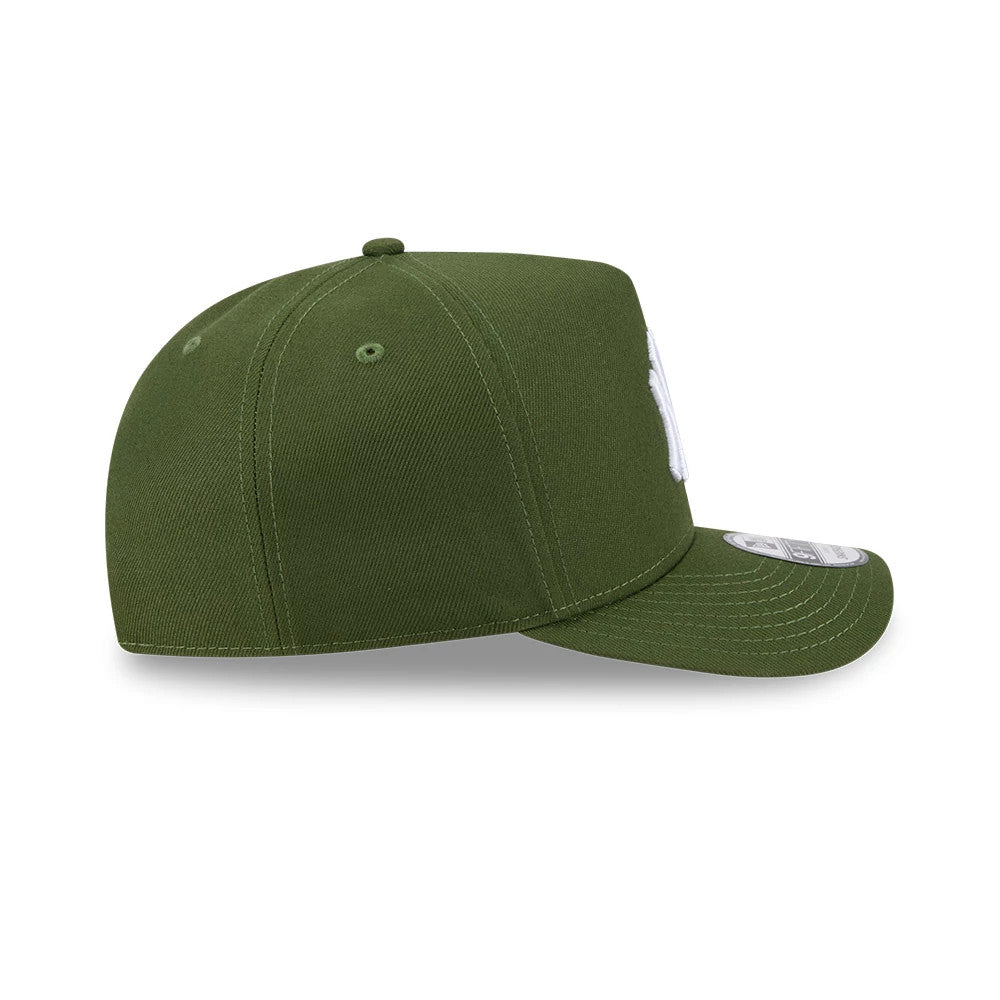 Pictured is this MLB Rifle Green New York Yankees 9FIFTY A-Frame Snapback cap in dark green. 6
