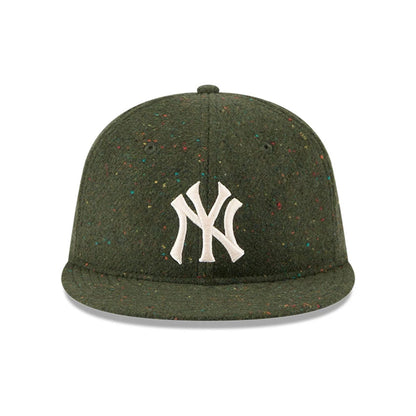 Pictured is this MLB Speckled Wool New York Yankees Retro Crown 9FIFTY cap in open green. 3