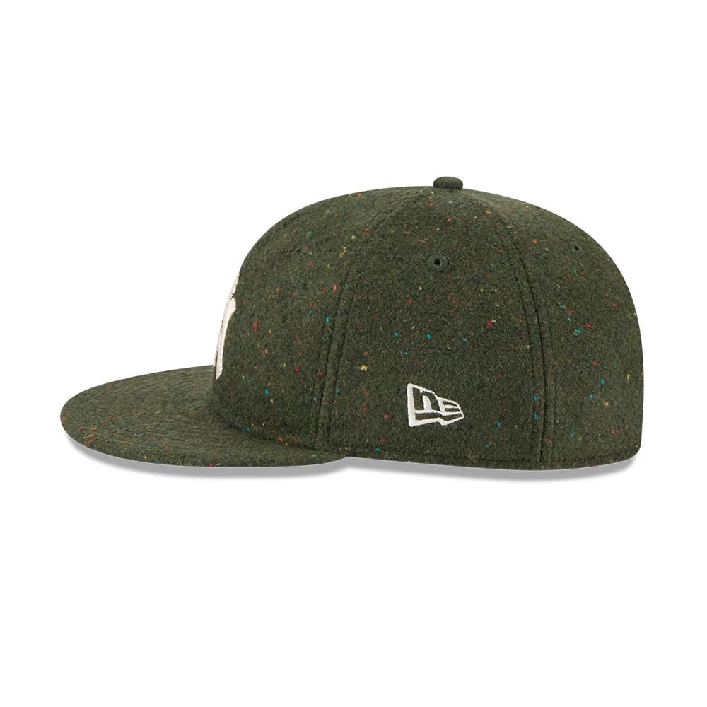 Pictured is this MLB Speckled Wool New York Yankees Retro Crown 9FIFTY cap in open green. 6