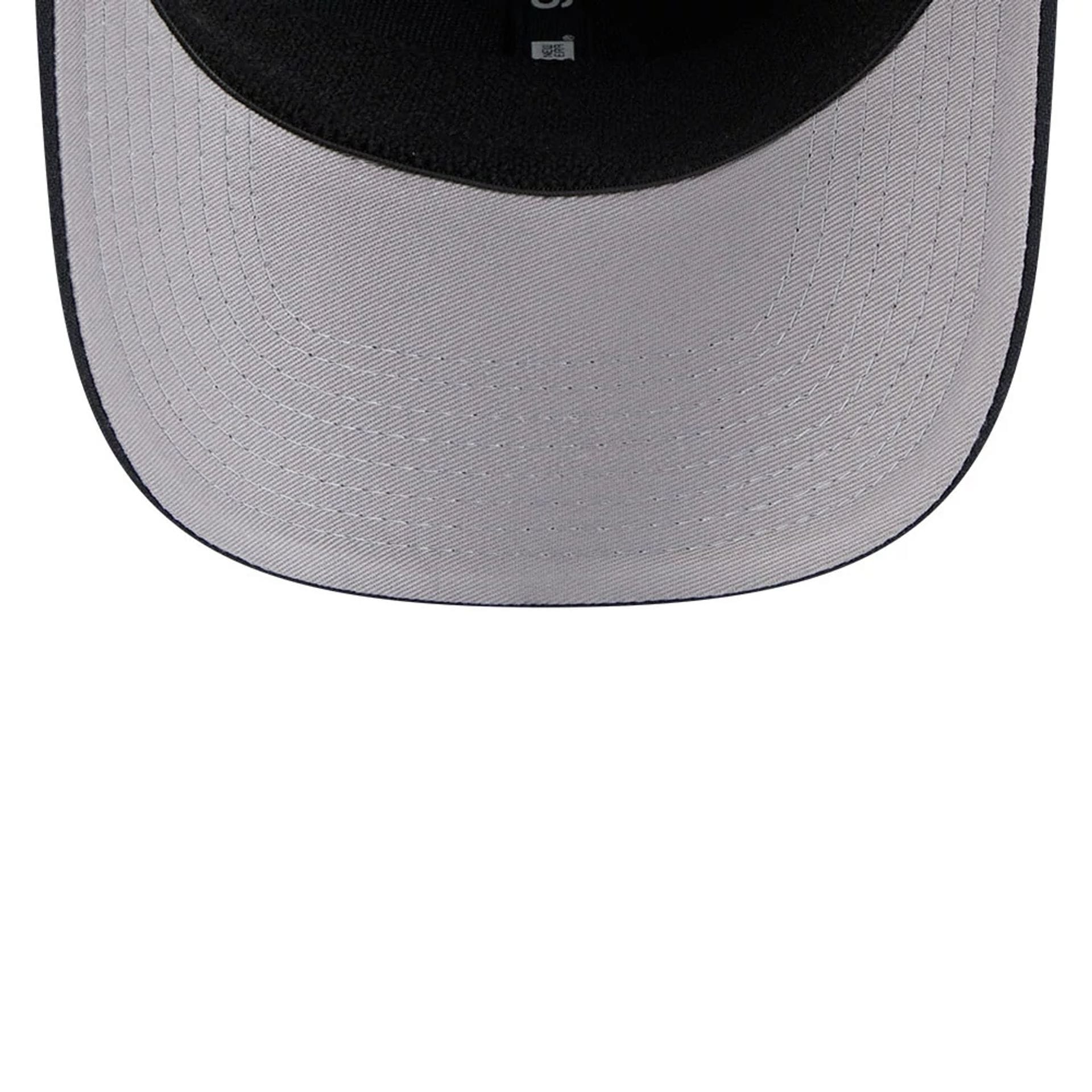 Pictured is this MLB LA Dodgers 9SEVENTY Stretch Snap cap in navy. 2
