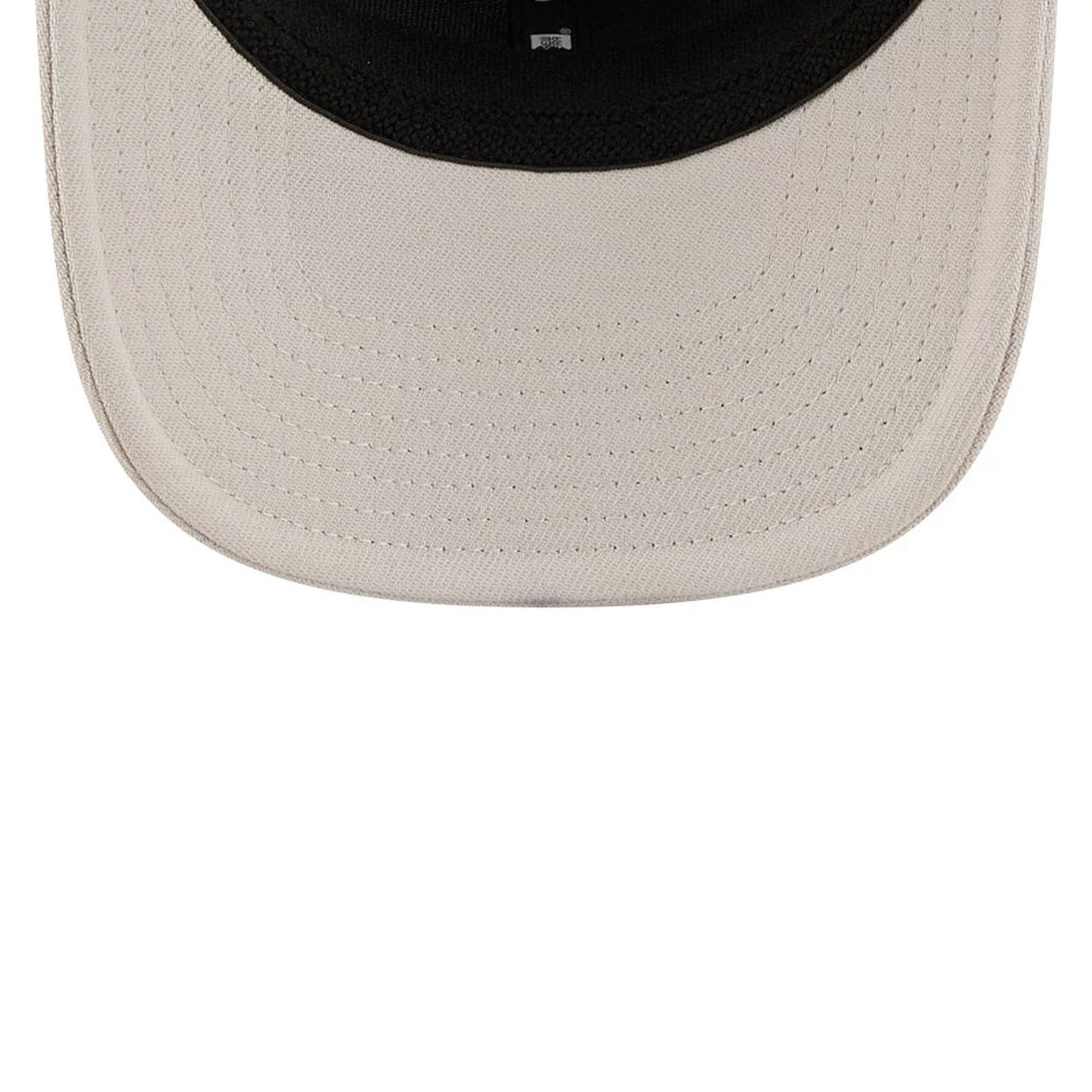 Pictured is this MLB New York Yankees 9SEVENTY Stretch Snap cap in light beige. 2