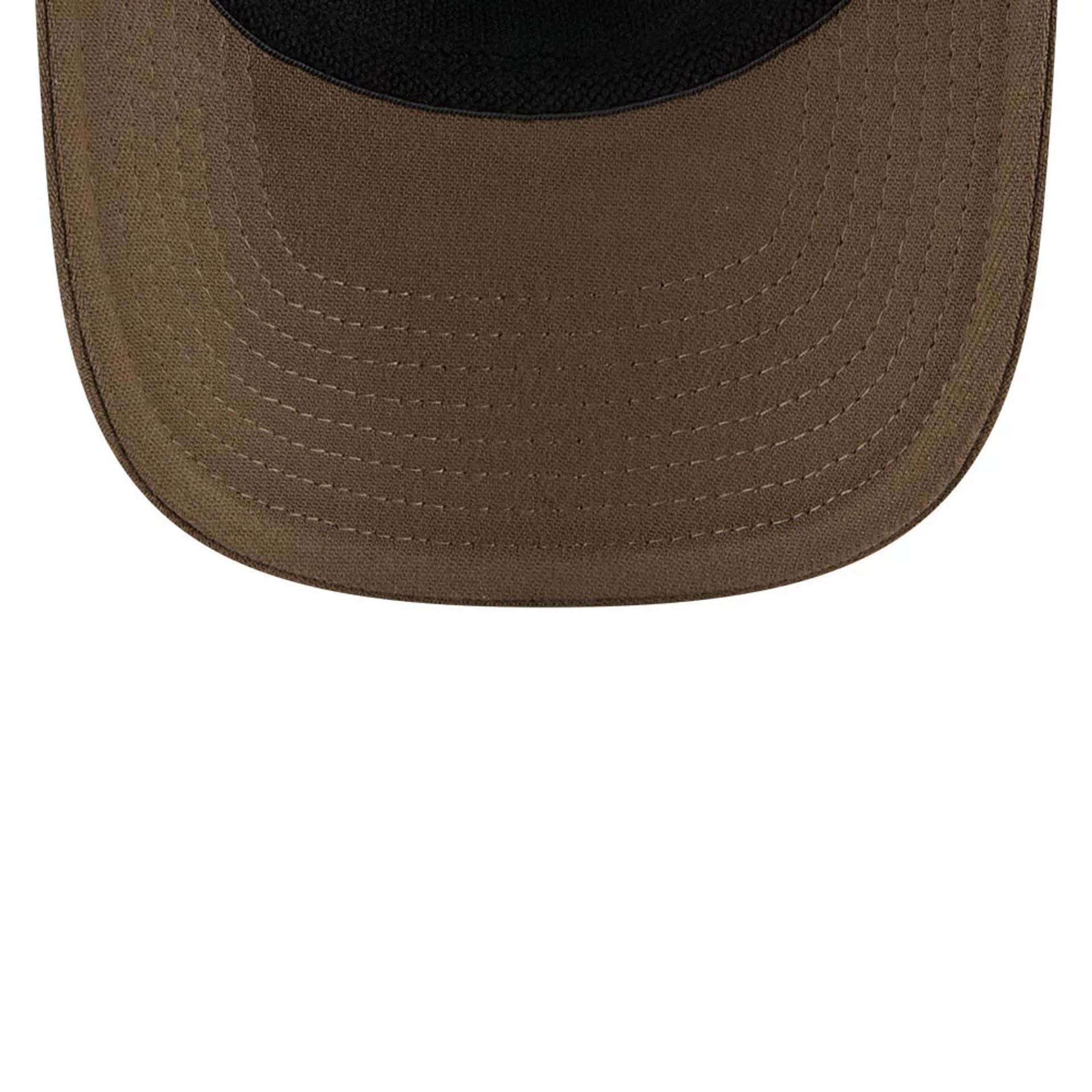 Pictured is this MLB New York Yankees 9SEVENTY Stretch Snap cap in brown. 7