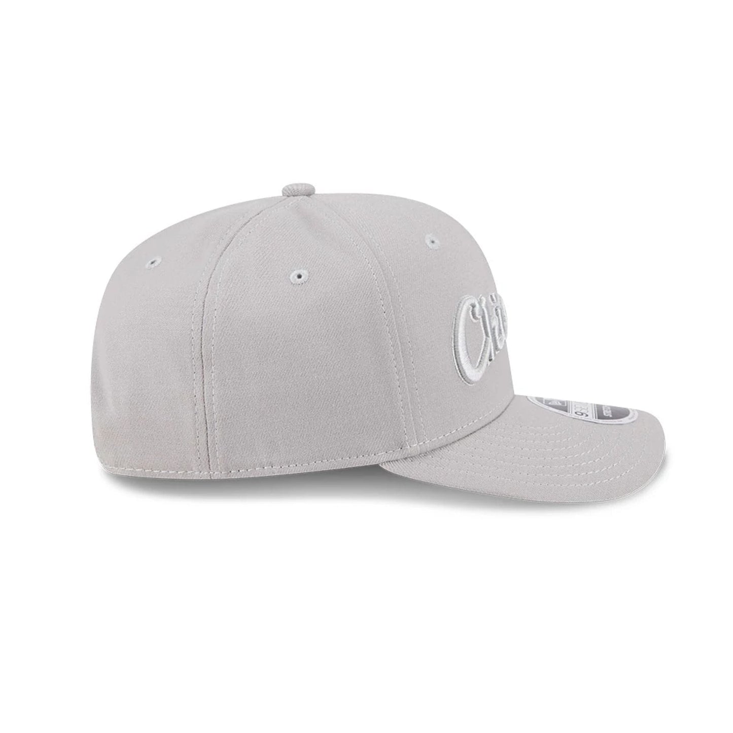 Pictured is this NBA Script Chicago Bulls 9SEVENTY Stretch Snap cap in grey. 4
