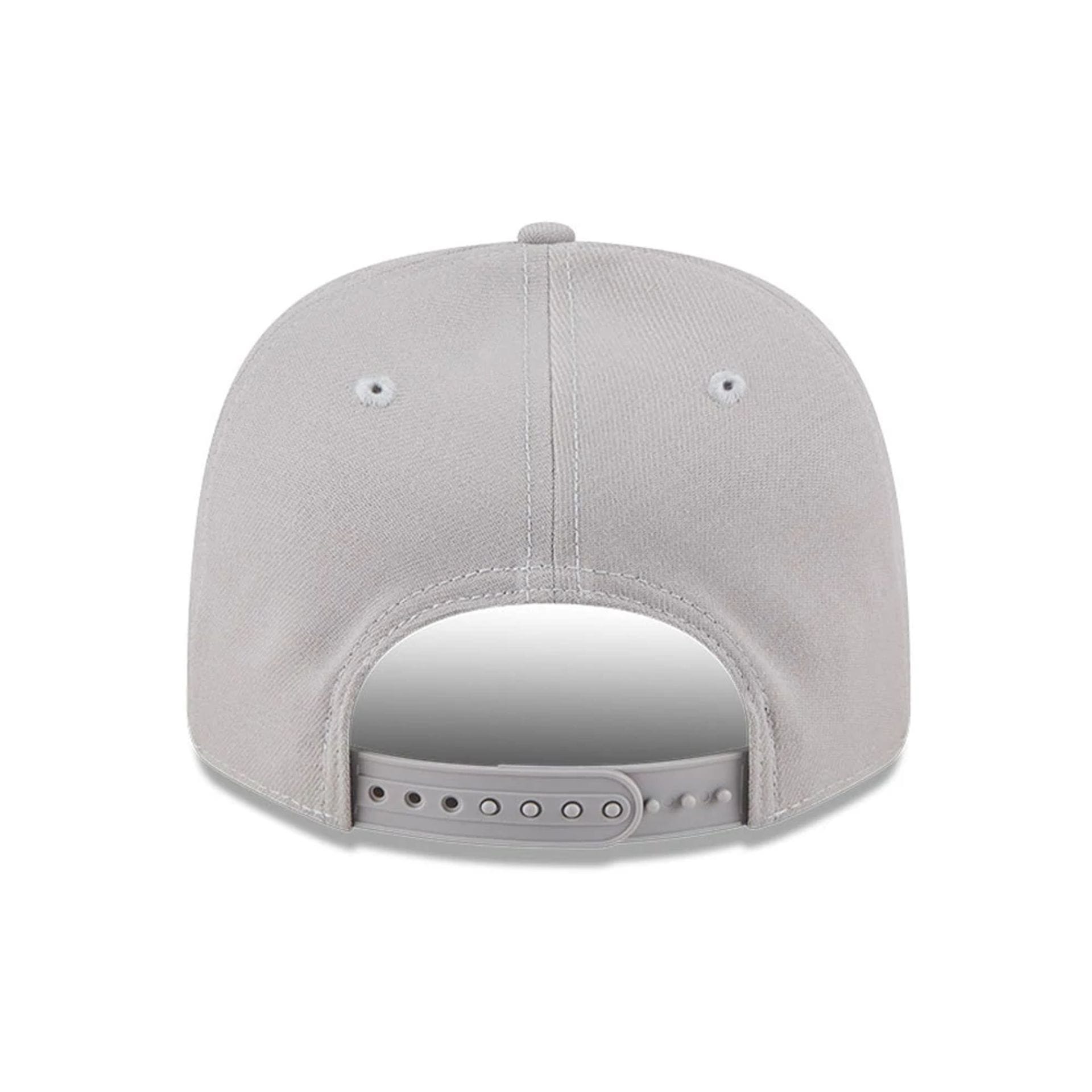 Pictured is this MLB Script New York Yankees 9SEVENTY Stretch Snap cap in grey. 6