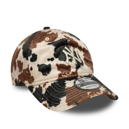 This is a New York Yankees Animal Print Beige 9TWENTY Adjustable Cap 4