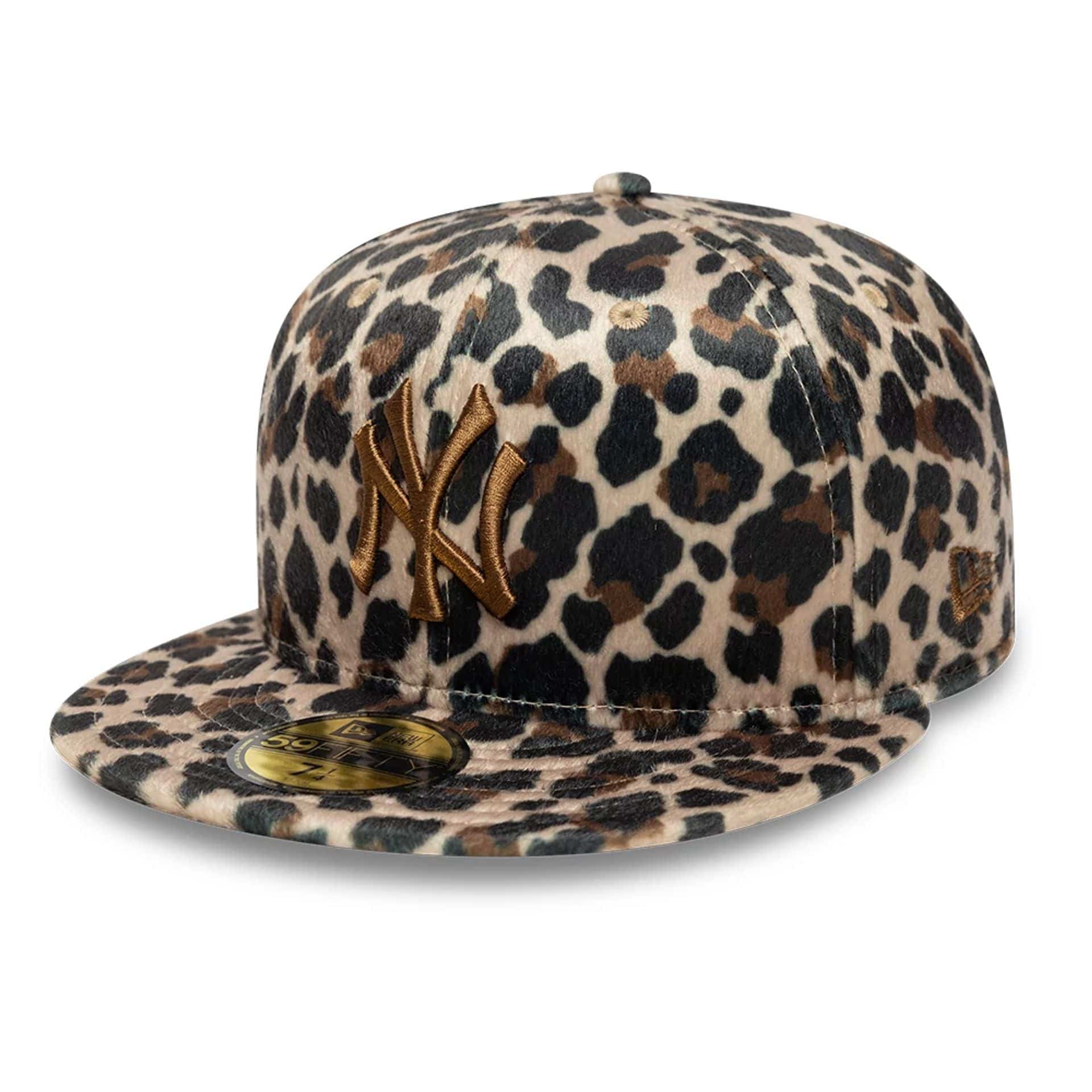 This is a New York Yankees Animal Print Leopard Black 59FIFTY Fitted Cap 1