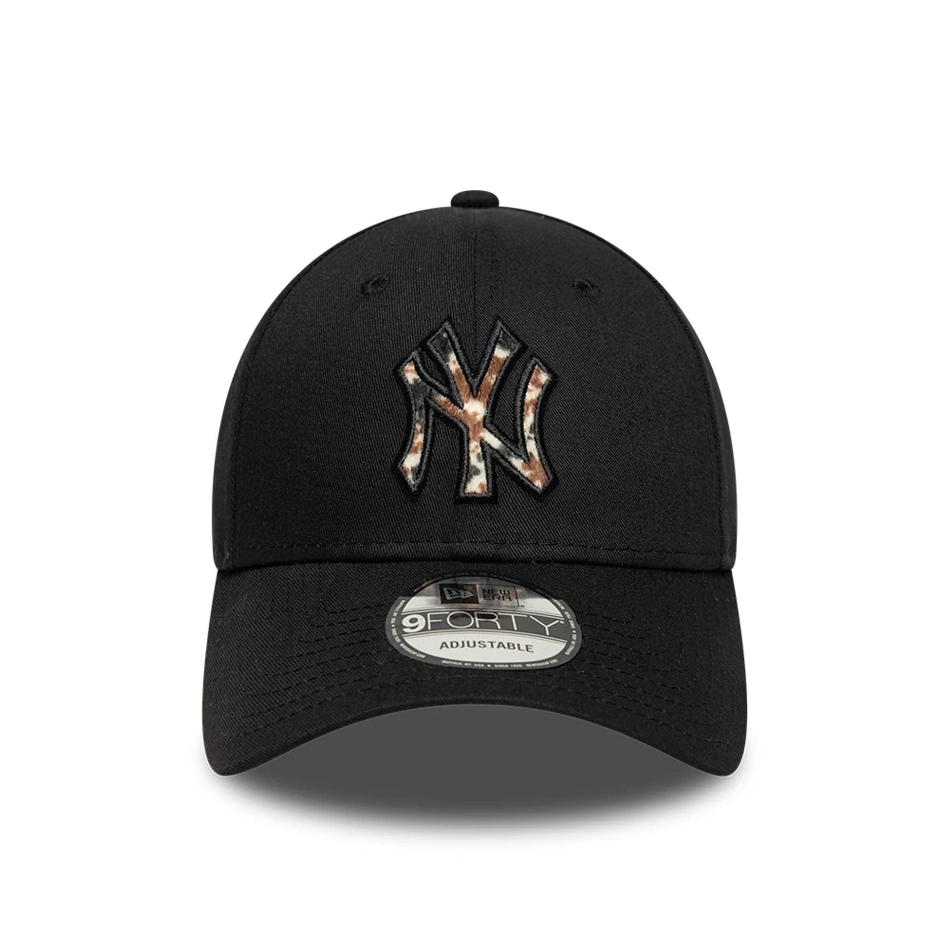 This is a New York Yankees Animal Print Black 9FORTY Adjustable Cap 2