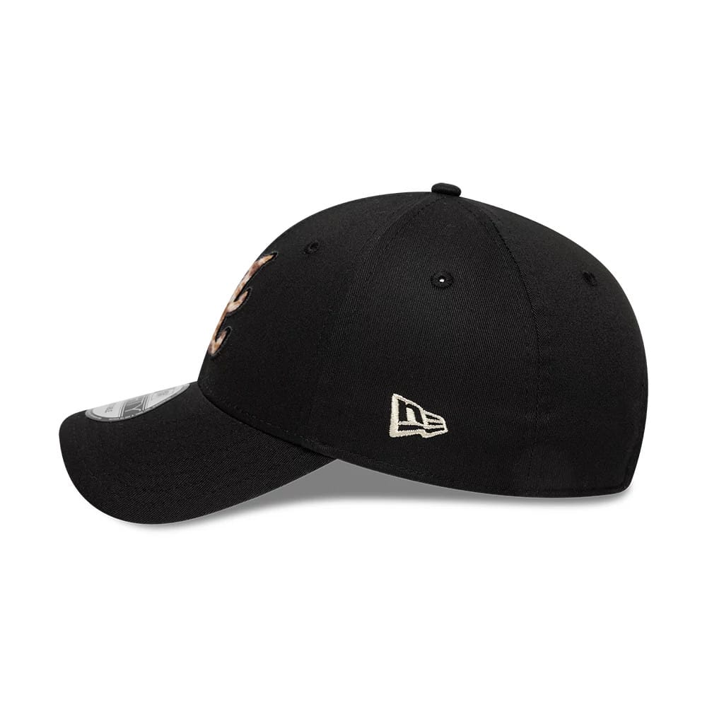 This is a Atlanta Braves Animal Print Black 9FORTY Adjustable Cap 4