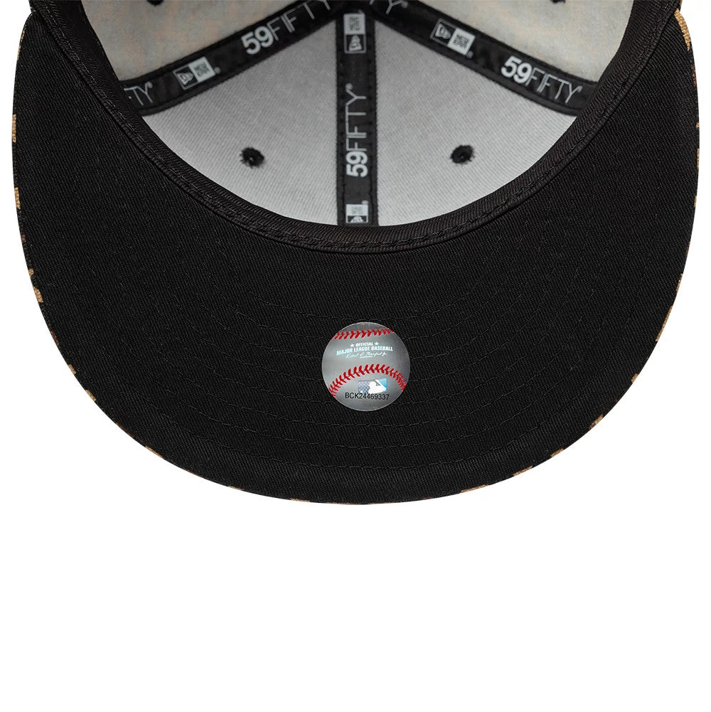 Pictured is this MLB Leopard New York Yankees 59FIFTY Fitted cap in black. 2