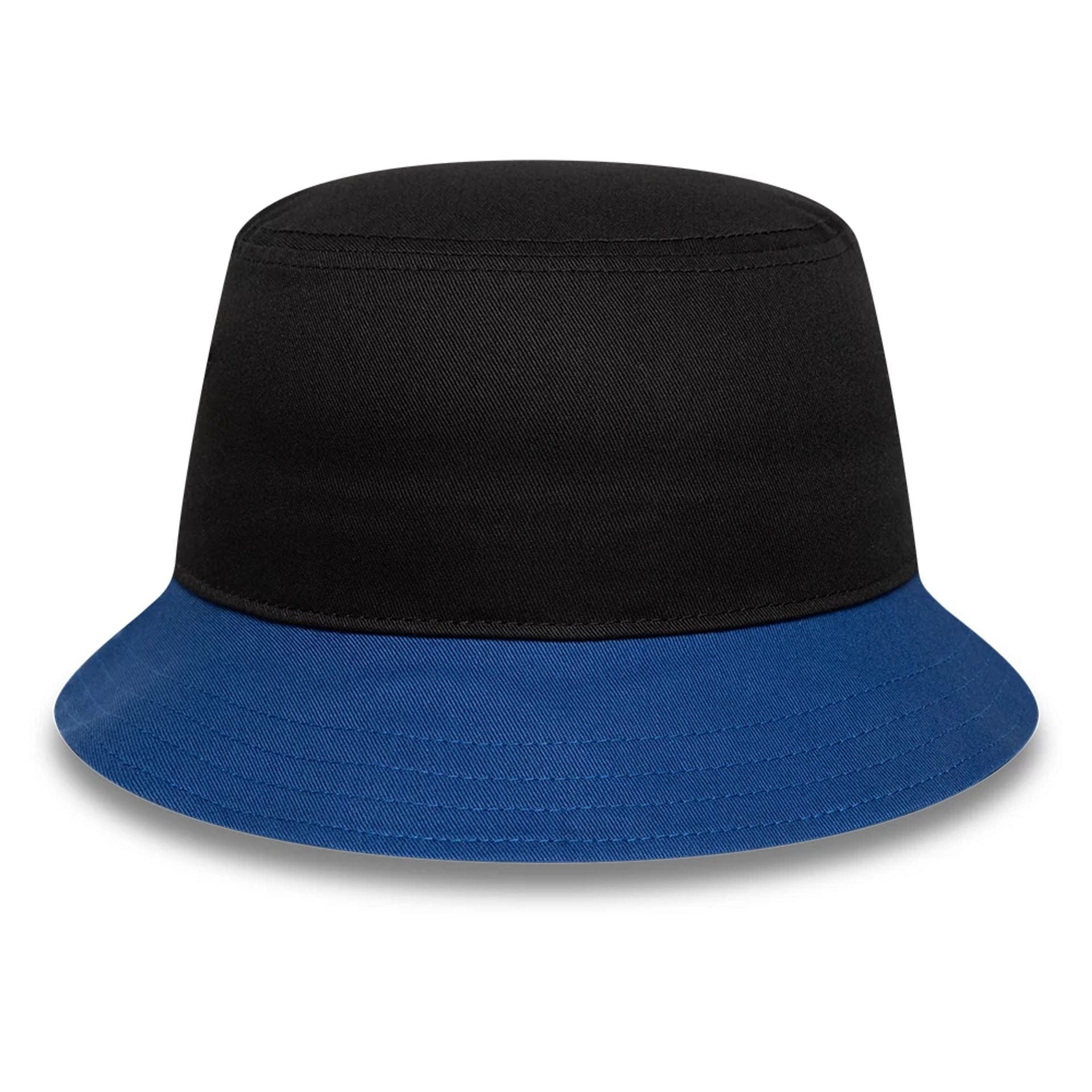 Pictured is this Core Paris Saint Germain Bucket hat in black. 4