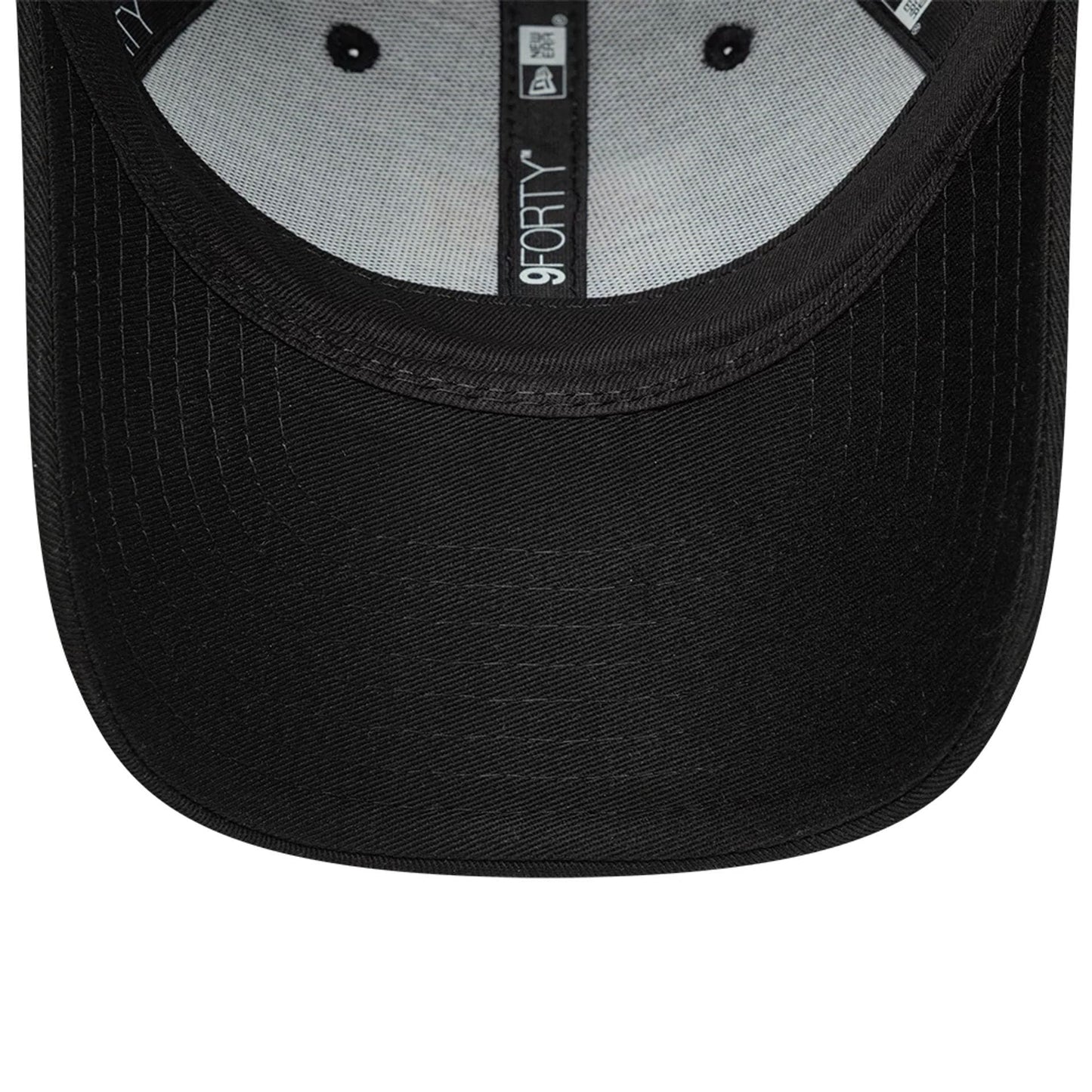 This is a FC Barcelona Youth Core Black 9FORTY Adjustable Cap 4