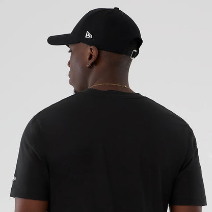 The model is wearing this NBA Hardwood Classic Phoenix Suns T-Shirt in black. 6