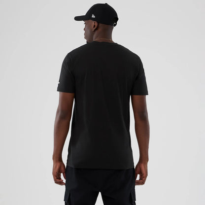 The model is wearing this NBA Hardwood Classic Phoenix Suns T-Shirt in black. 2