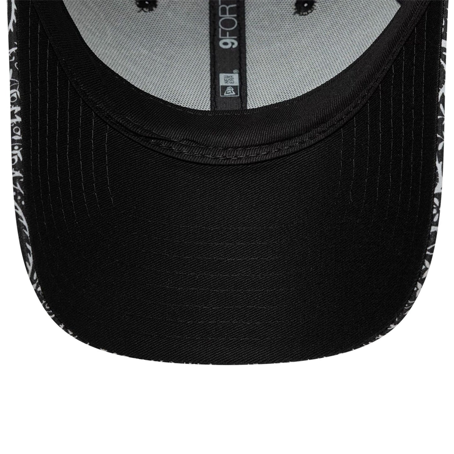 This is a Barbara Bui x Paris Saint Germain Black Paisley 9FORTY Adjustable Cap 7