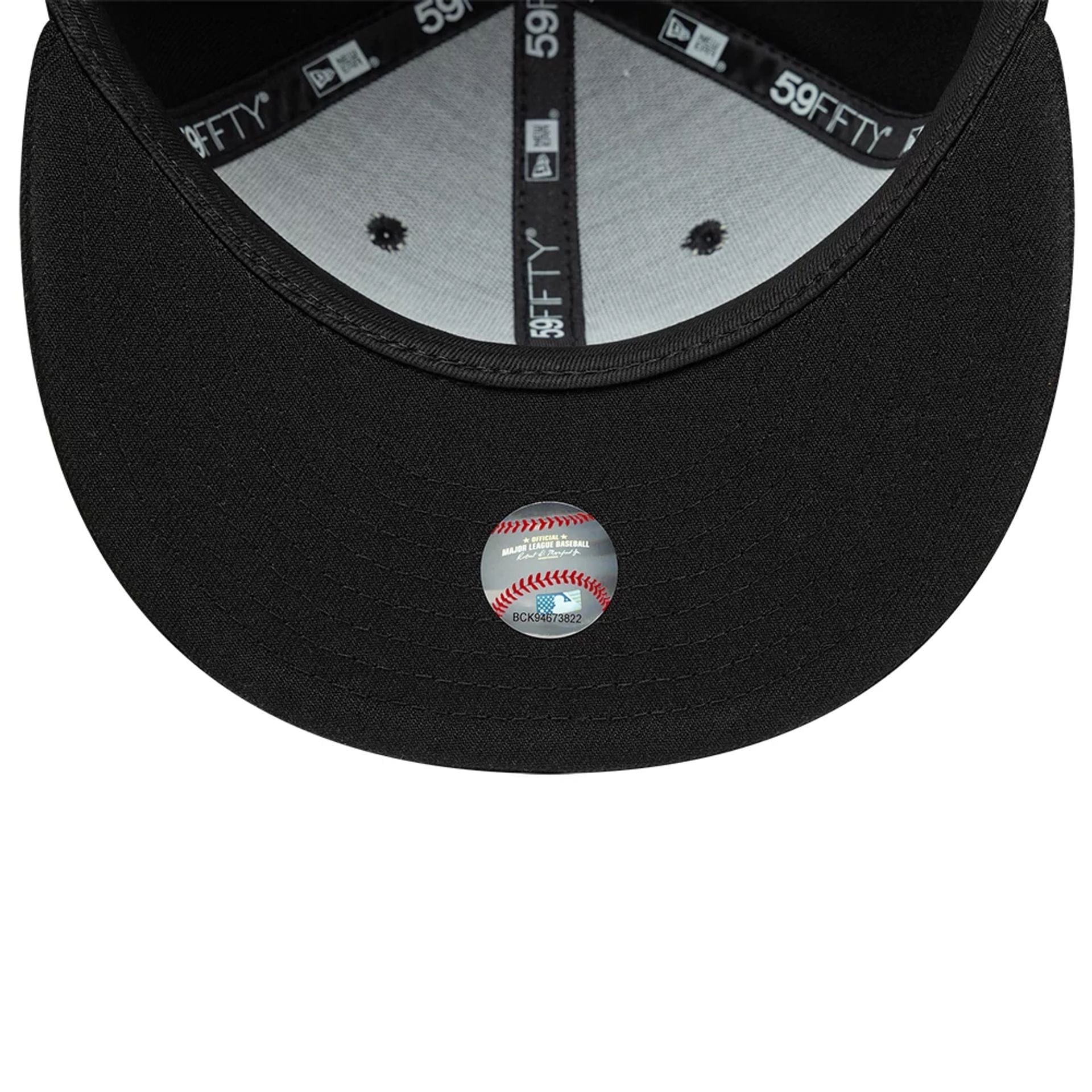 Pictured is this MLB Faux Pearl Icon Chicago White Sox 59FIFTY Fitted cap in black. 7