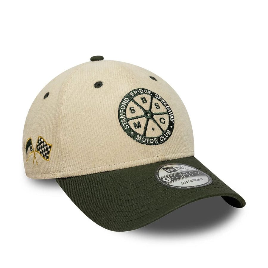 Pictured is this Speedway Chelsea FC 9FORTY cap in light beige. 1