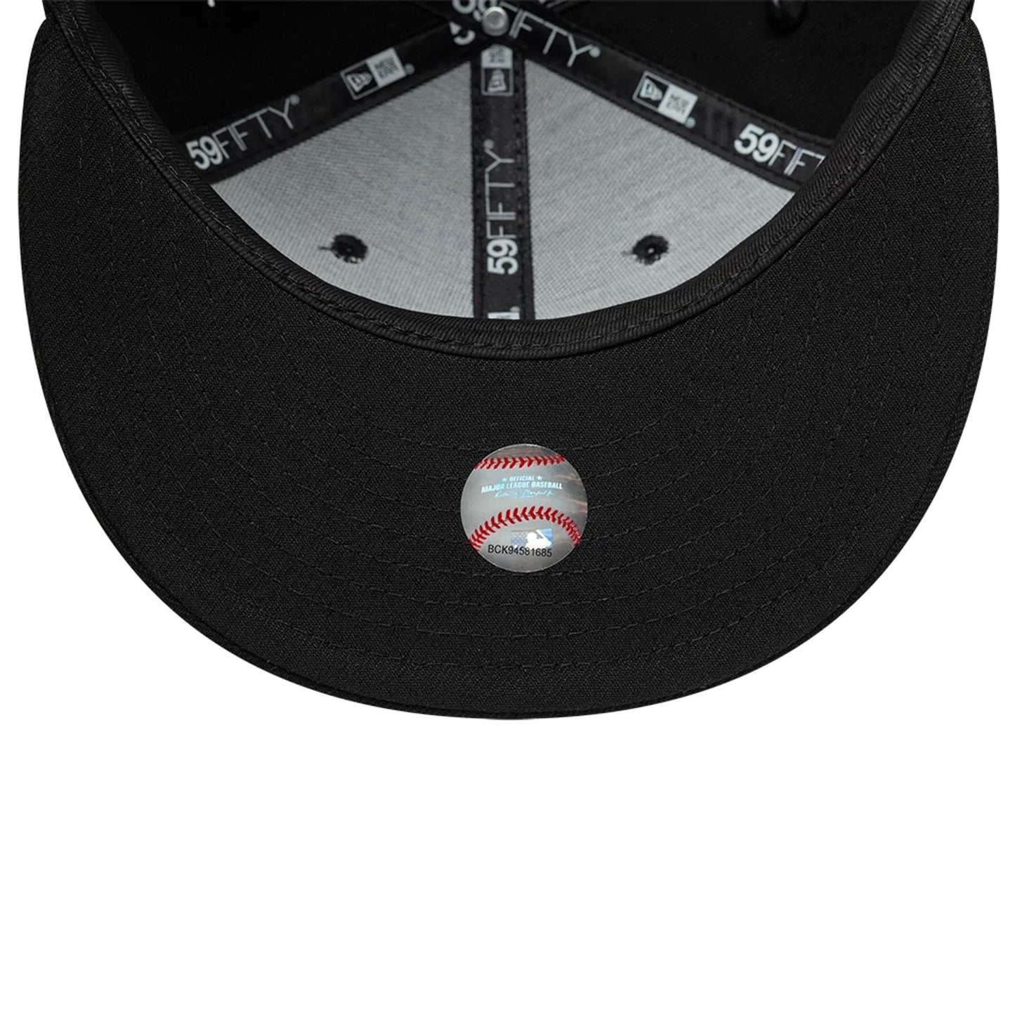 Pictured is this MLB Snow Icon LA Dodgers 59FIFTY Fitted cap in black. 7