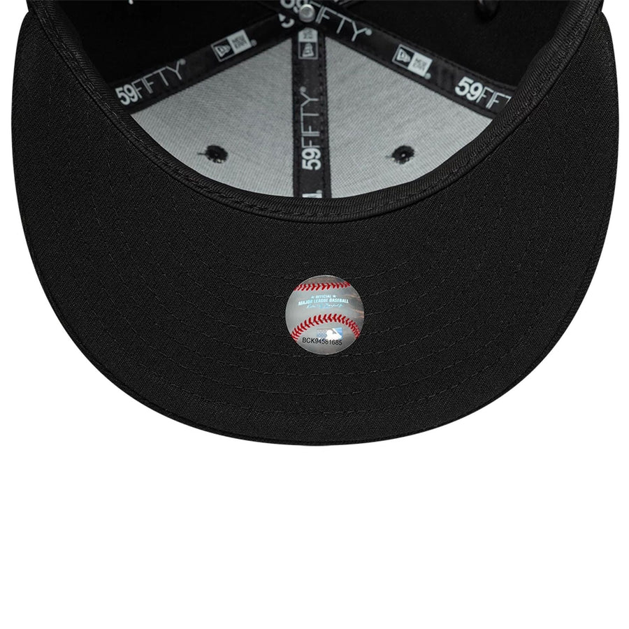 Pictured is this MLB Snow Icon LA Dodgers 59FIFTY Fitted cap in black. 7