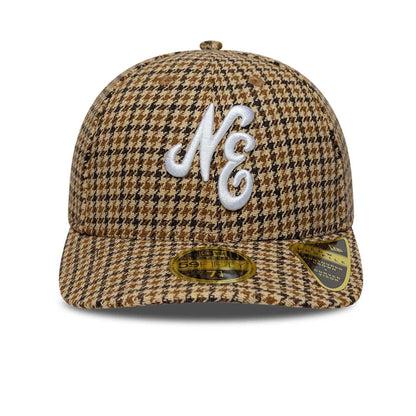 Pictured is this New Era Houndstooth Low Profile 59FIFTY Fitted cap in dark brown. 2