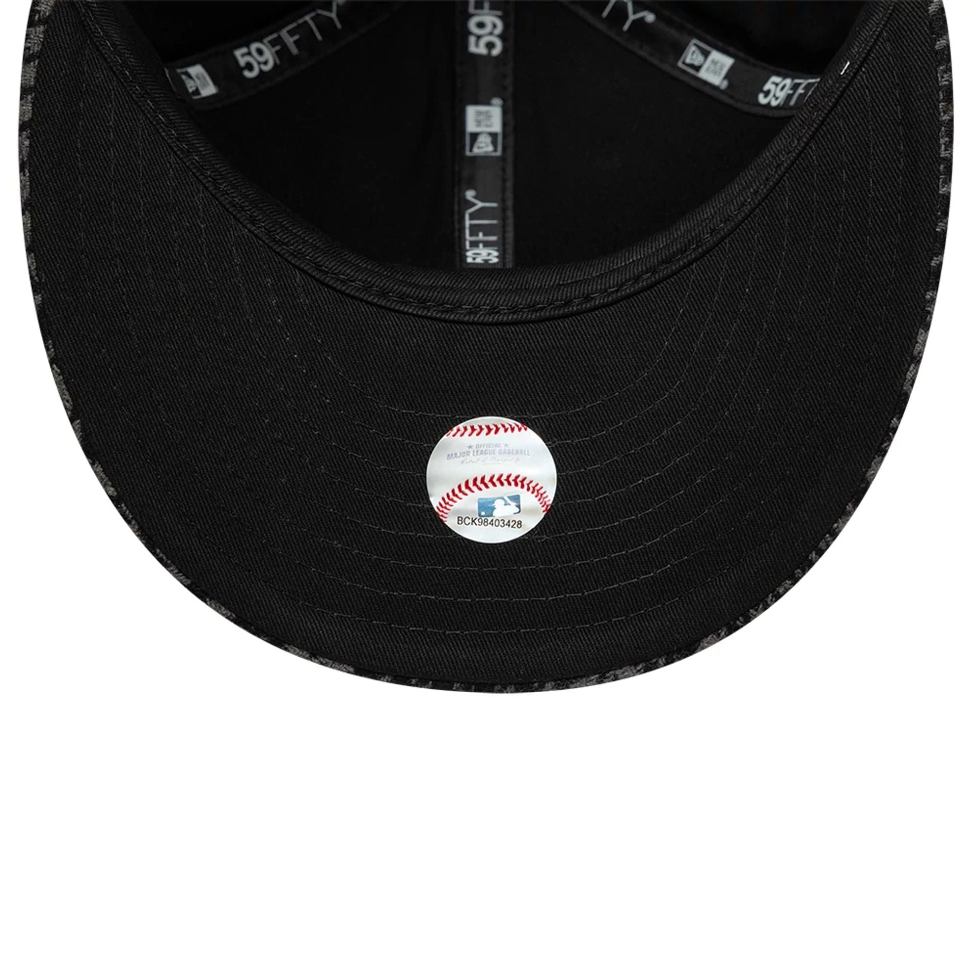 Pictured is this MLB Houndstooth Chicago White Sox Low Profile 59FIFTY Fitted cap in black. 7