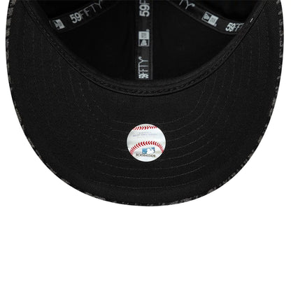 Pictured is this MLB Houndstooth Chicago White Sox Low Profile 59FIFTY Fitted cap in black. 7