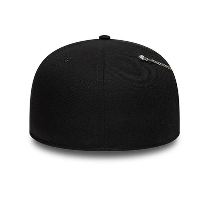 Pictured is this New Era Snow Icon 59FIFTY Fitted cap in black. 5