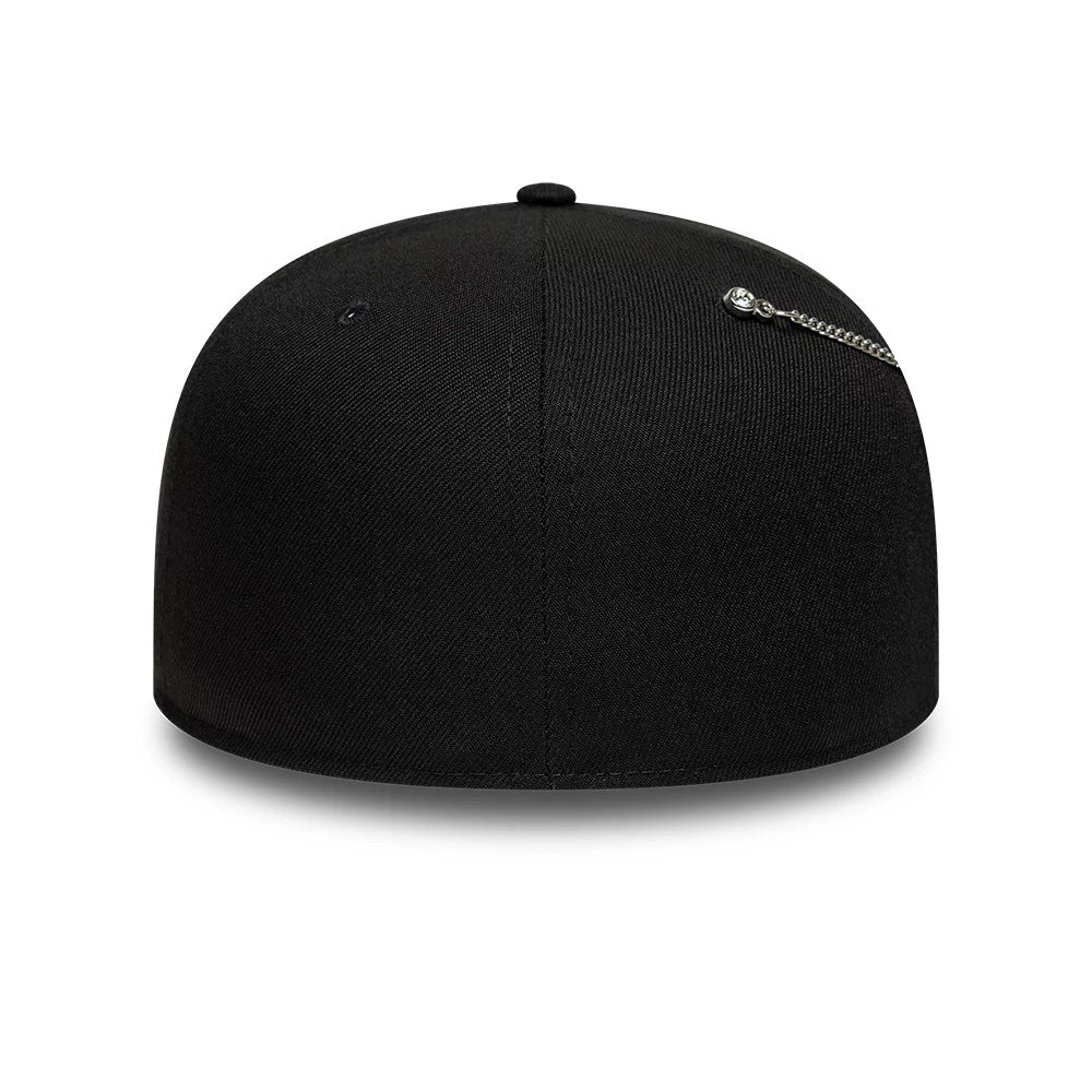 Pictured is this New Era Snow Icon 59FIFTY Fitted cap in black. 5