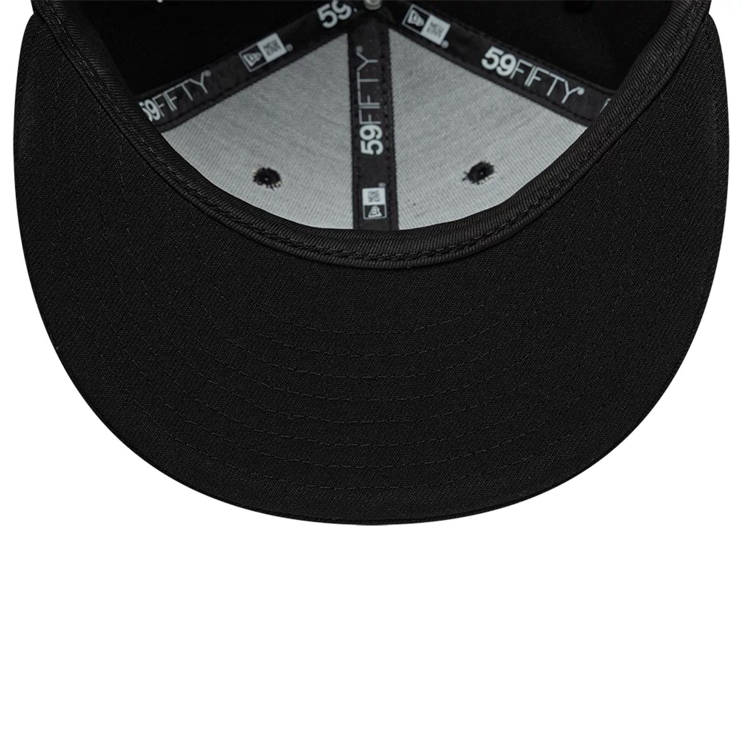Pictured is this New Era Snow Icon 59FIFTY Fitted cap in black. 7