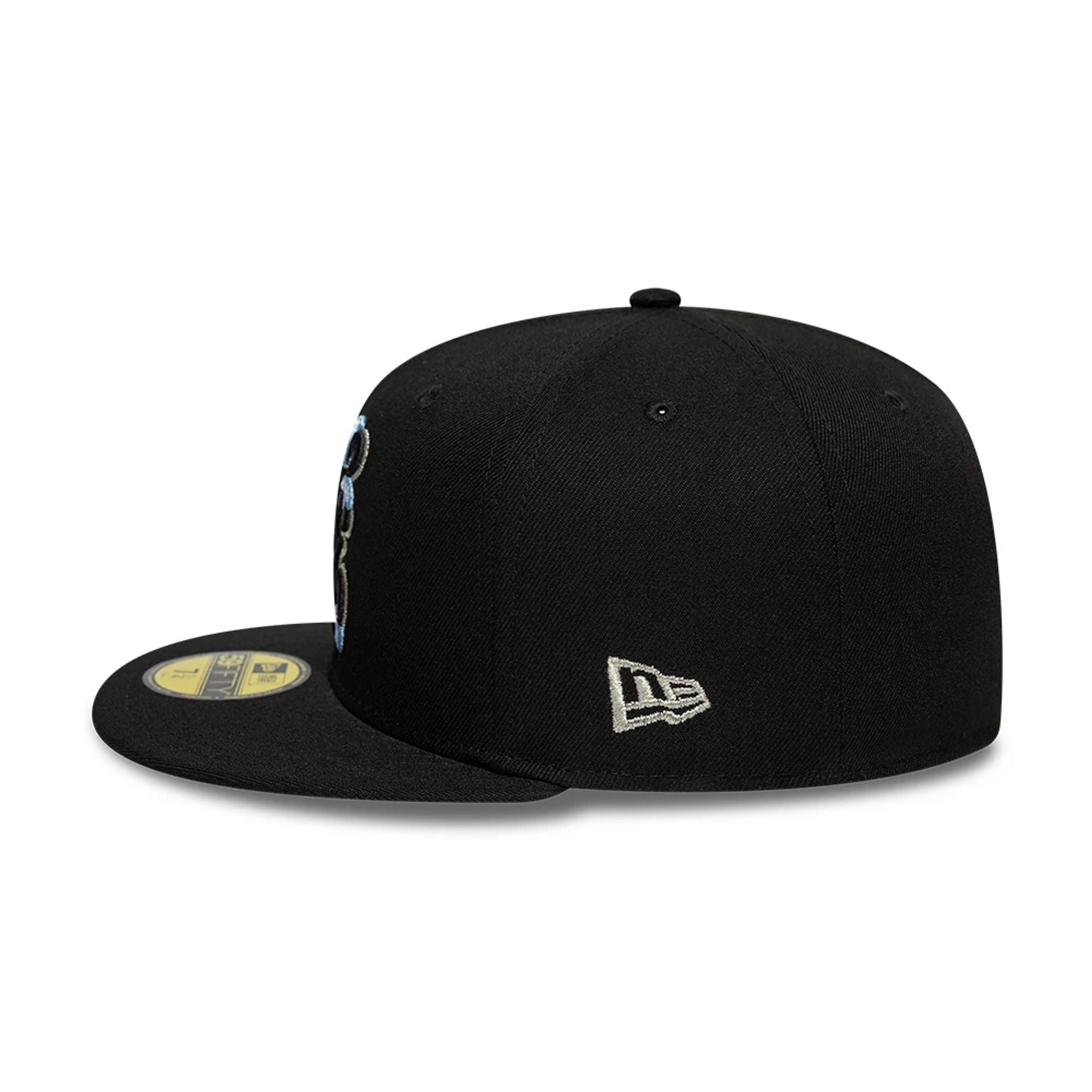 Pictured is this New Era Snow Icon 59FIFTY Fitted cap in black. 6