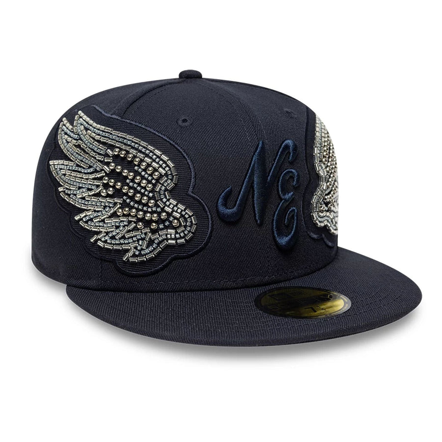 Pictured is this New Era Beaded Wings 59FIFTY Fitted cap in navy. 3