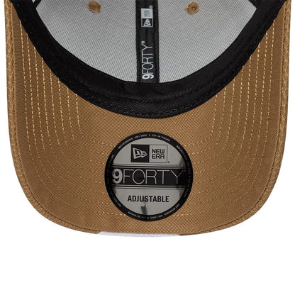 Pictured is this Visa Cash App Racing Bulls F1 Race Special 9FORTY Adjustable cap in dark beige. 5