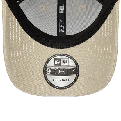 Pictured is this Visa Cash App Racing Bulls F1 Race Special 9FORTY Adjustable cap in light beige. 5